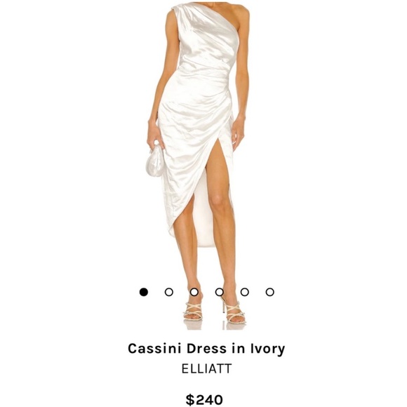 Elliatt Dresses & Skirts - Stunning Elliatt dress in ivory